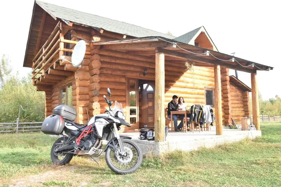 Шале Musketeers Cabin Порумбаку-де-Сус-6